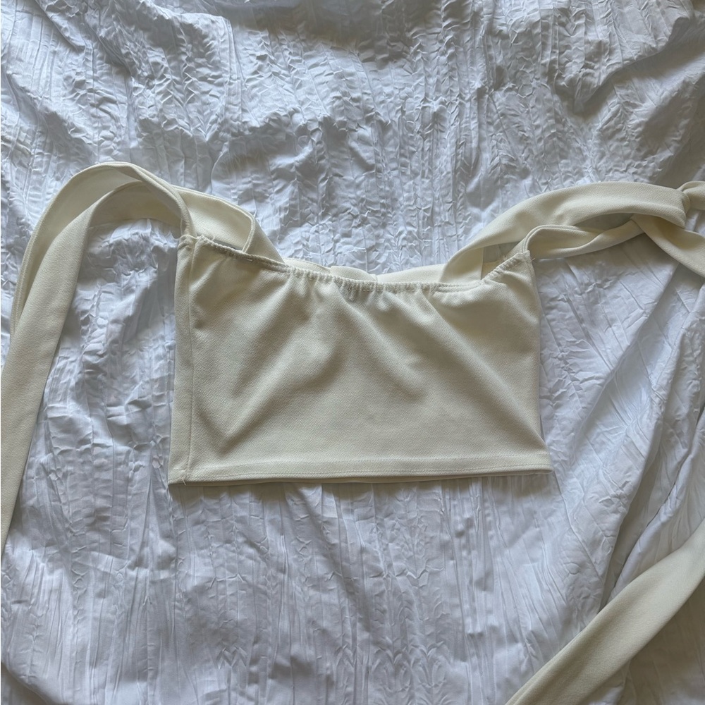 PrettyLittleThing Tie-Shoulder Top - Picture 3 of 3
